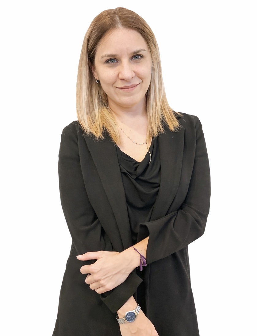 Fotografía de Débora Vizcaino, Prosecretaria Administrativa de SAMPRE